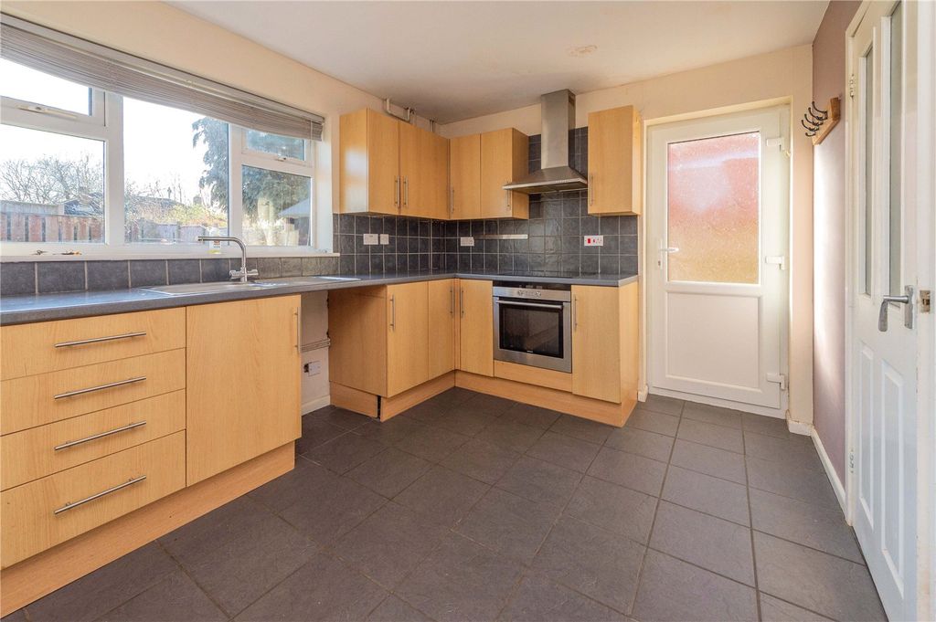 Property photo 2 of 25 Picture No. 15