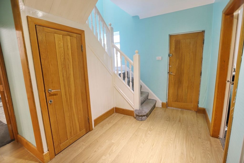 Property photo 3 of 29