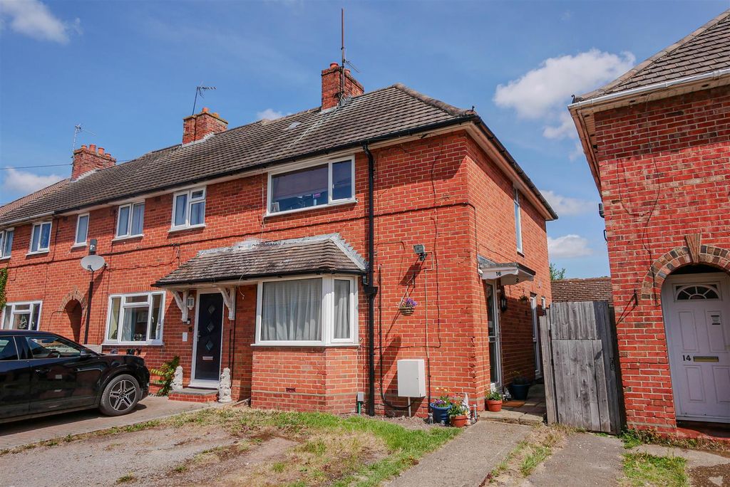 Property photo 1 of 8 Approach
