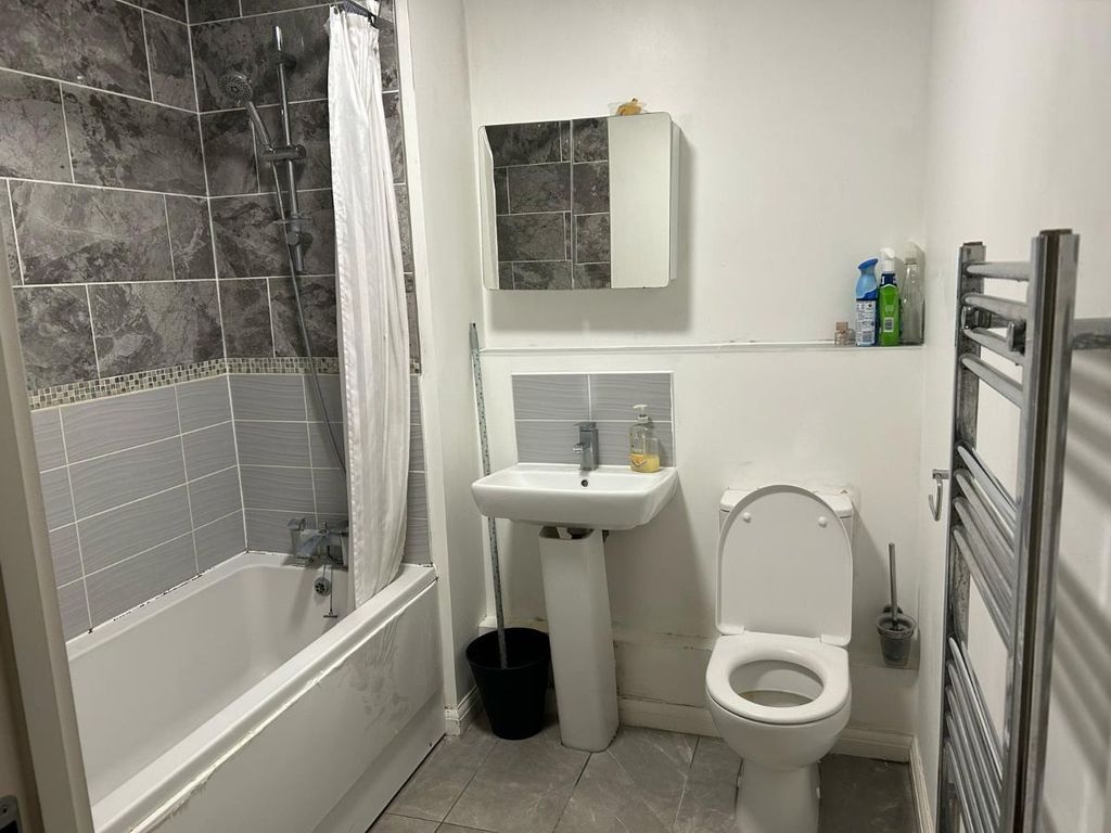 Property photo 2 of 3