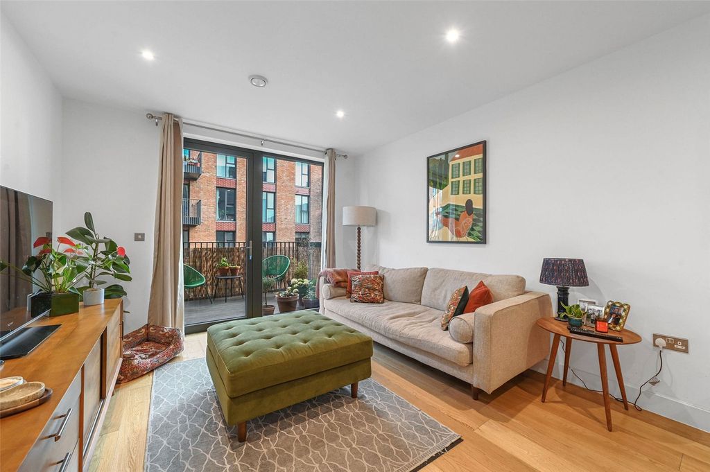 Property photo 2 of 17 Picture No. 10