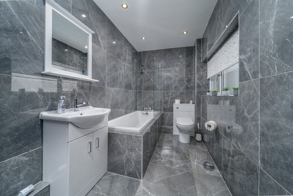 Property photo 3 of 29 Photo 3