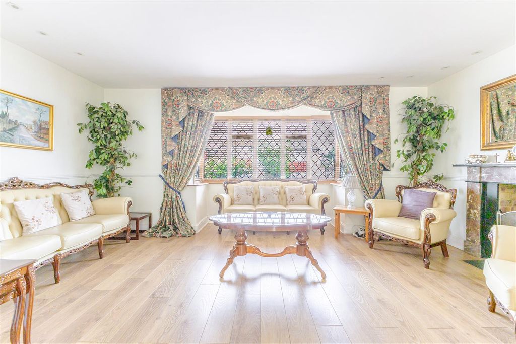 Property photo 2 of 30