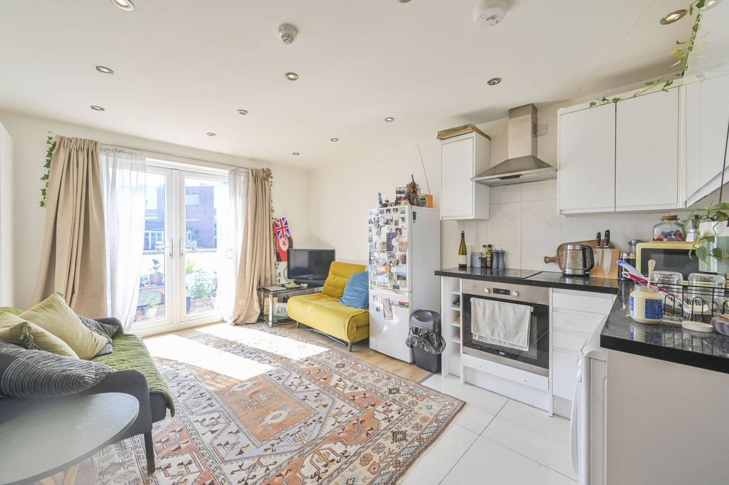 Property photo 2 of 7