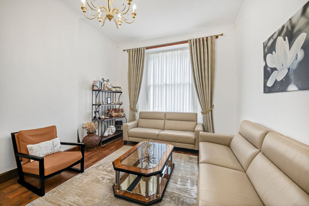 Property photo 3 of 25