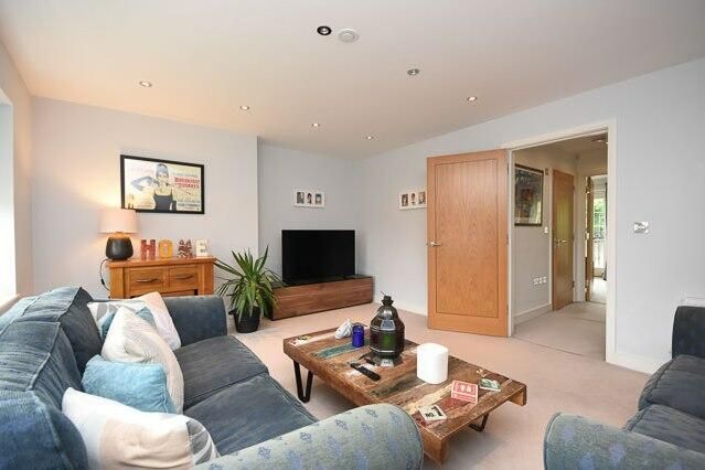 Property photo 1 of 3