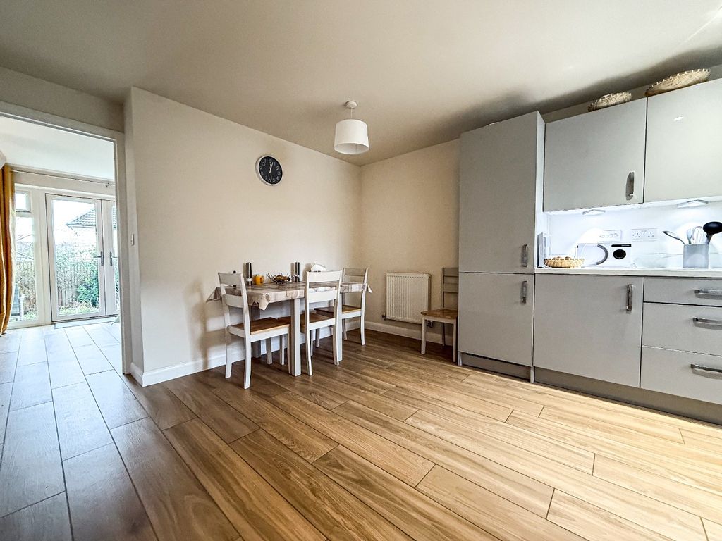 Property photo 2 of 18 4797633