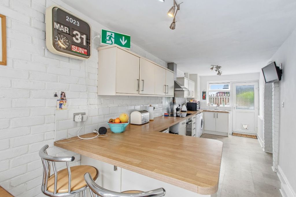 Property photo 2 of 19