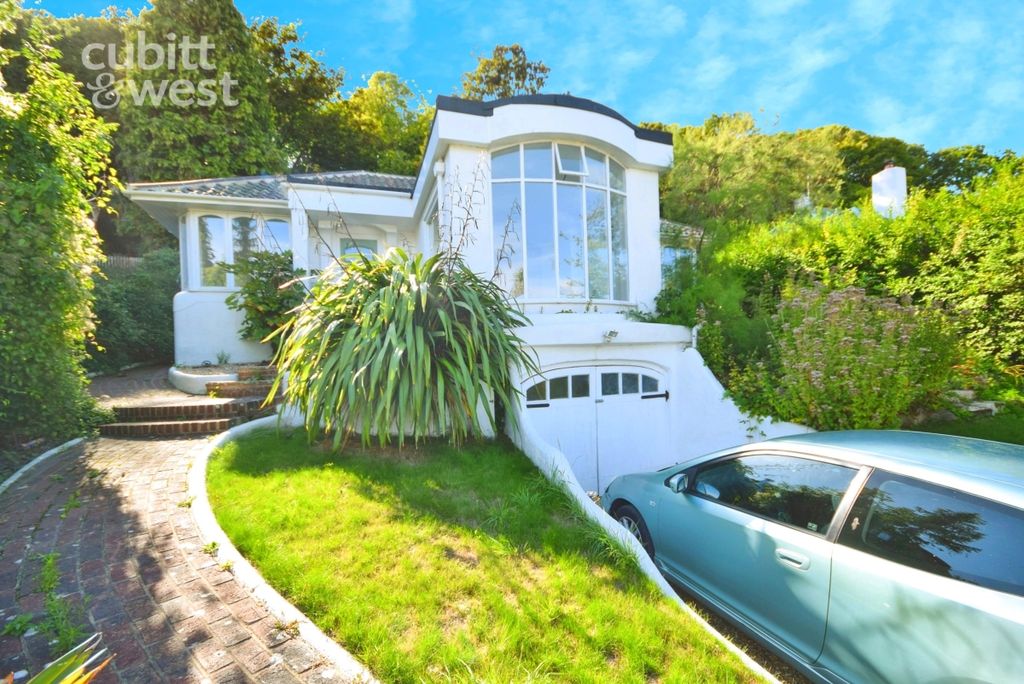 Property photo 1 of 15 External