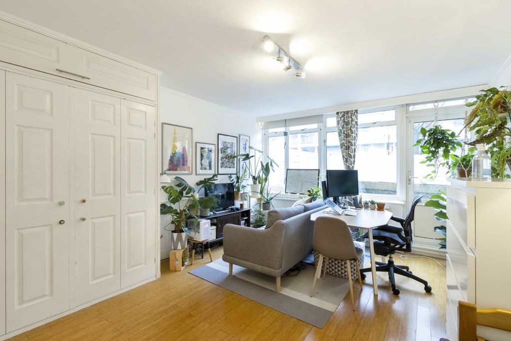 Property photo 3 of 8
