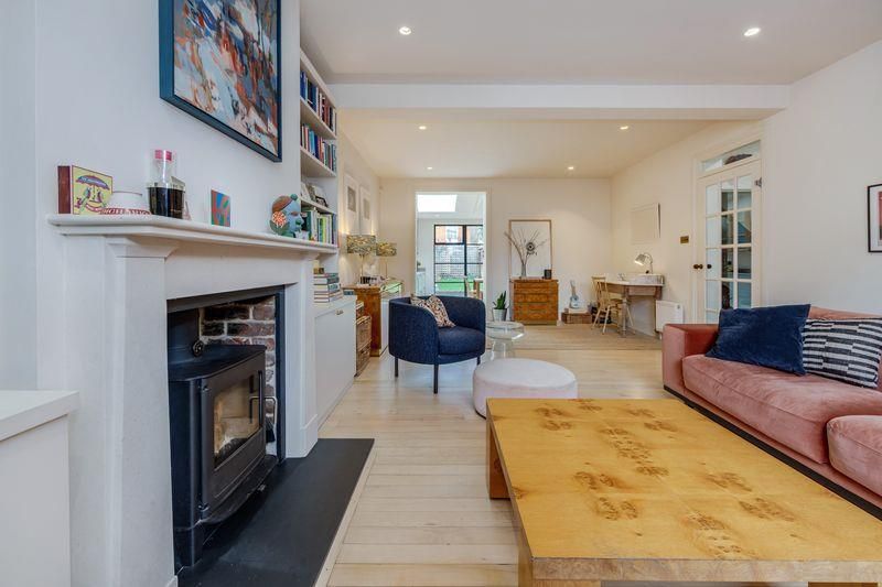 Property photo 3 of 16 Livingroom 3.Jpeg