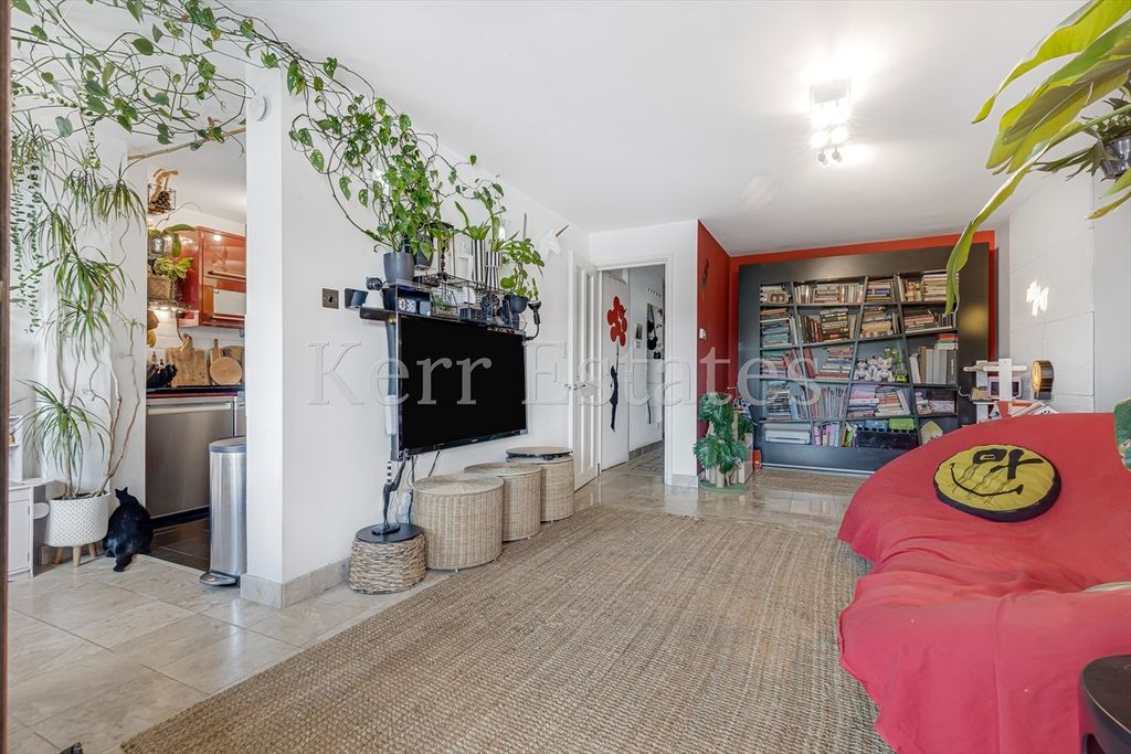 Property photo 3 of 14 Photo 11