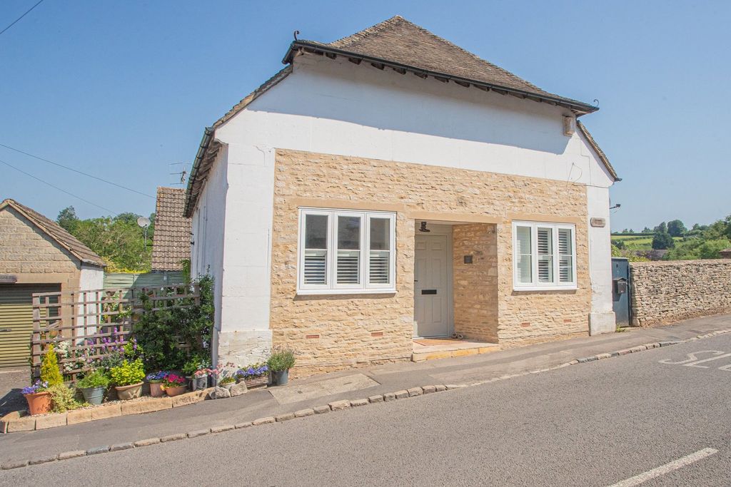 Property photo 1 of 12