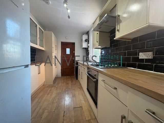 Property photo 2 of 9 Kitchen 1.Jpg