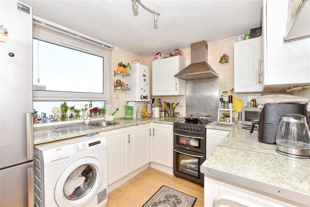 Property photo 2 of 8 Kitchen