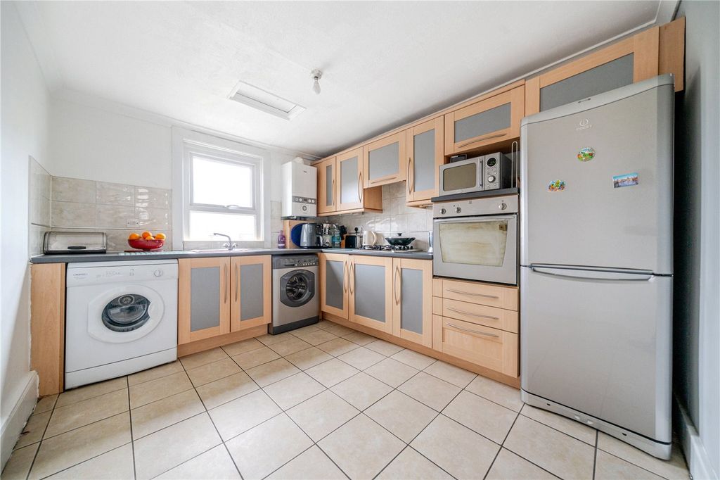 Property photo 3 of 21 Picture No. 04