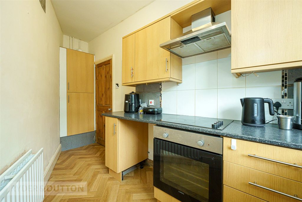 Property photo 3 of 15 Kitchen