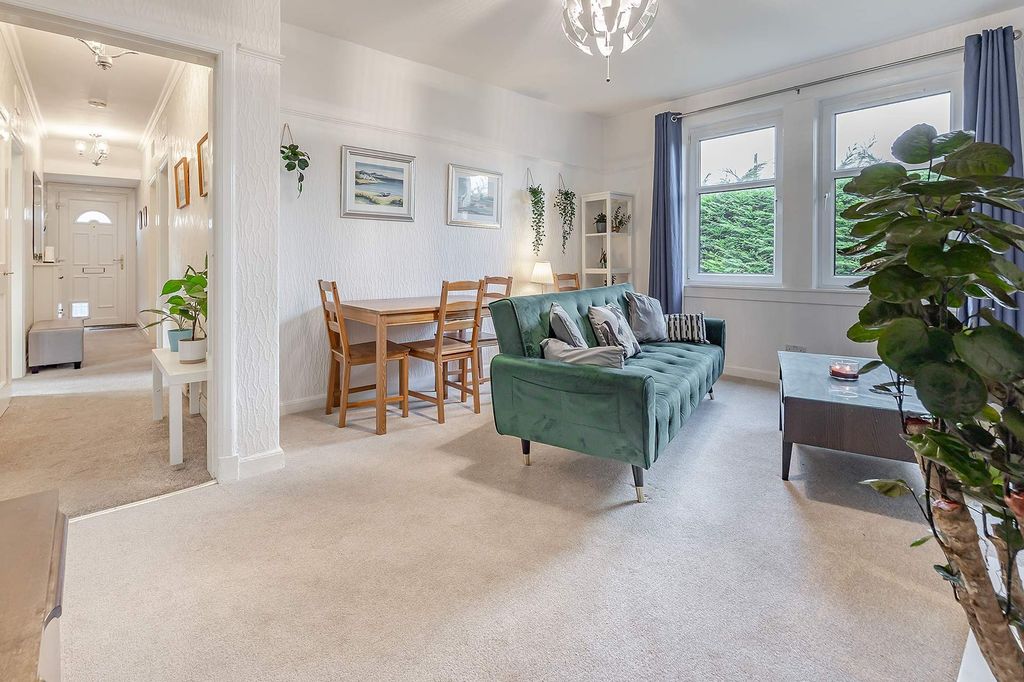 Property photo 1 of 17 Living Room/Diner