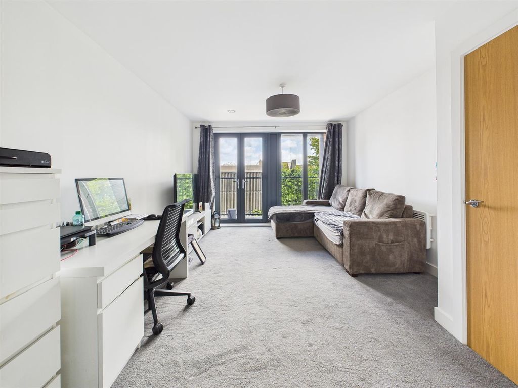 Property photo 2 of 11