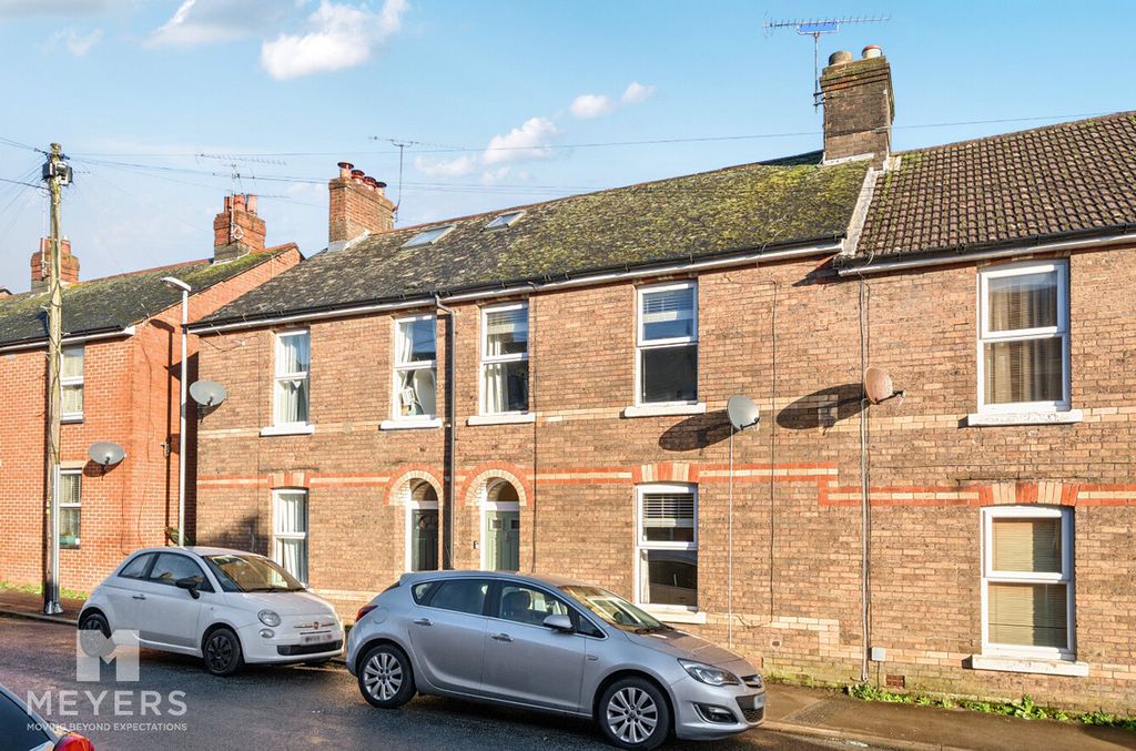 Property photo 1 of 9