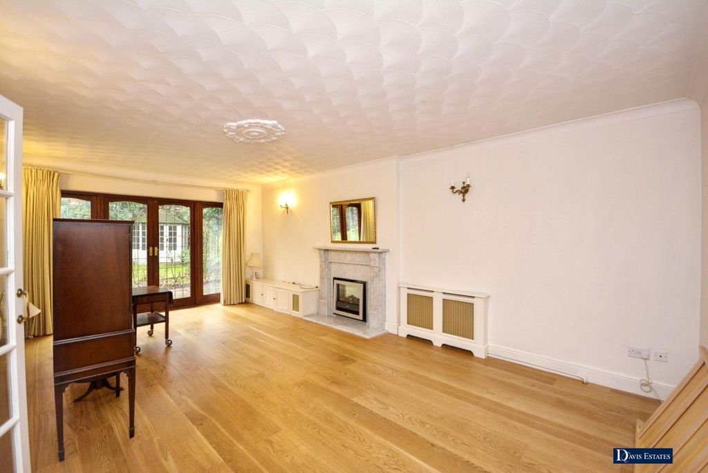 Property photo 2 of 21