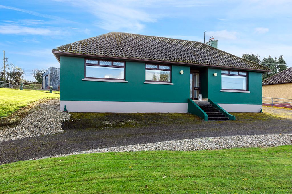 Property photo 2 of 41