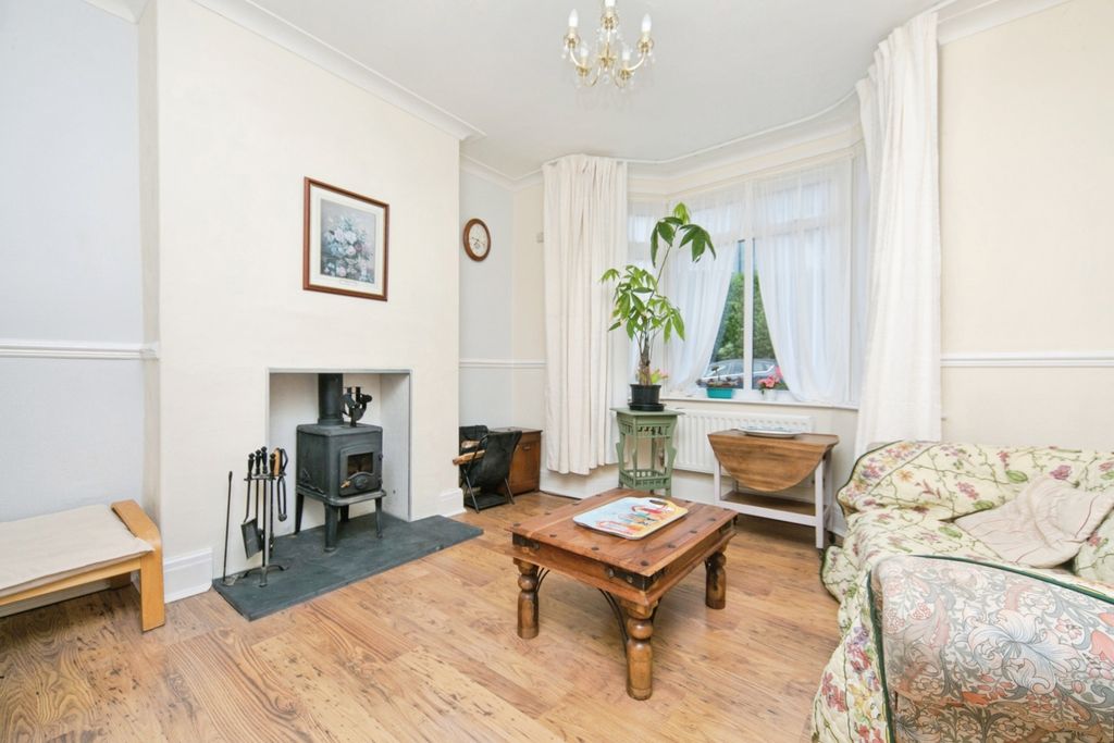 Property photo 3 of 17 Pbox-Img.Jpg