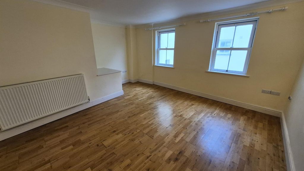 Property photo 3 of 22 13CM Living Room 2.Jpeg