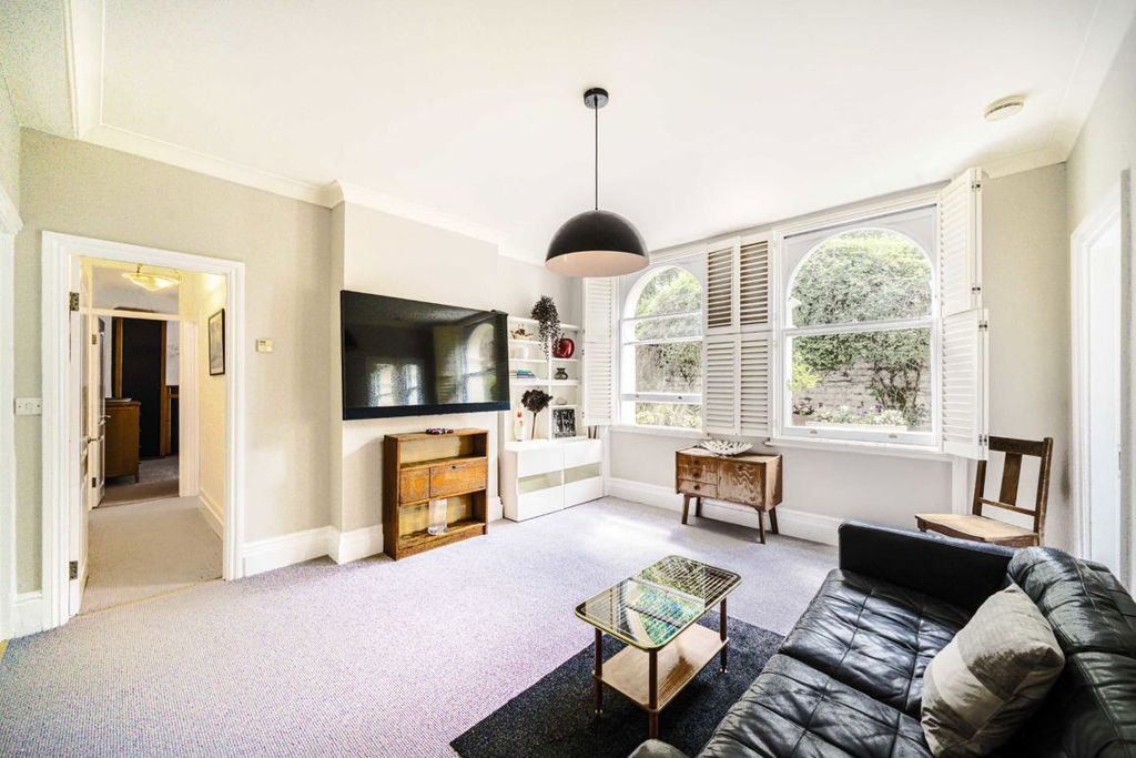 Property photo 2 of 8
