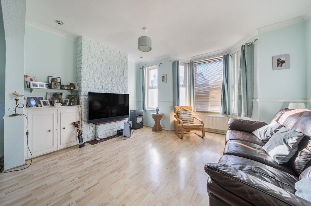 Property photo 3 of 16 1354103-6-68Cdc49...