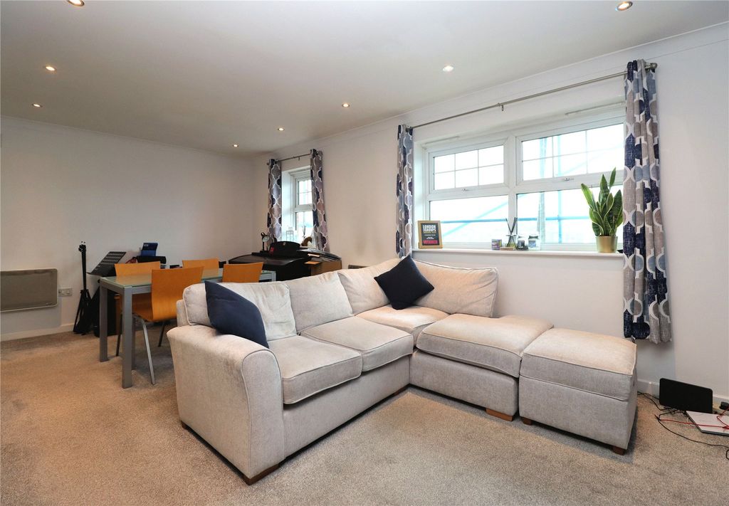 Property photo 3 of 11 Picture No. 35