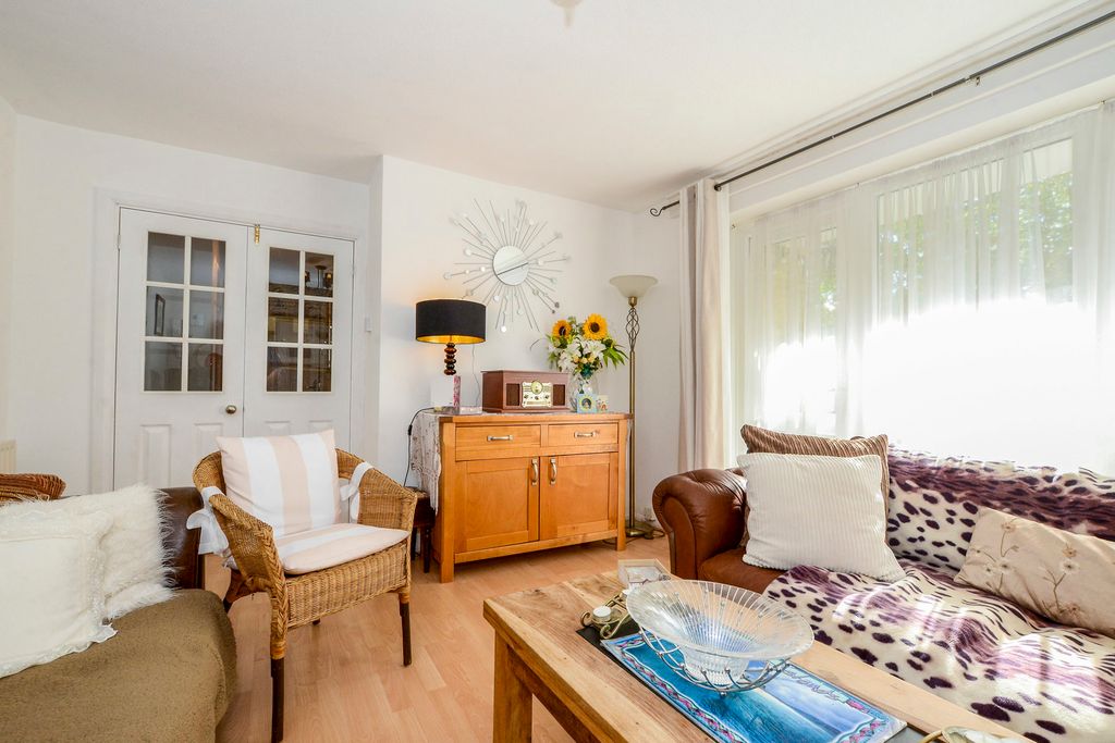 Property photo 3 of 9 Pbox-Img.Jpg
