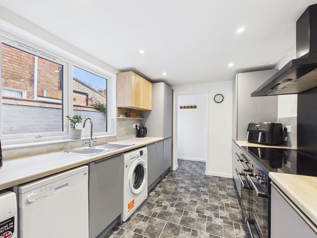 Property photo 2 of 17 Kitchen