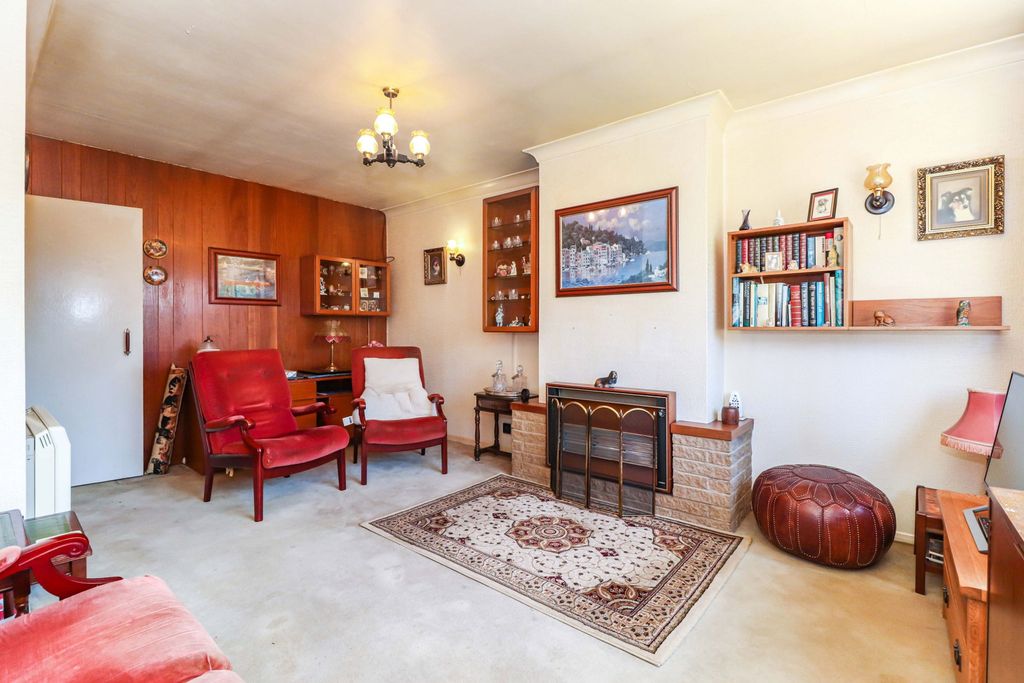 Property photo 3 of 16