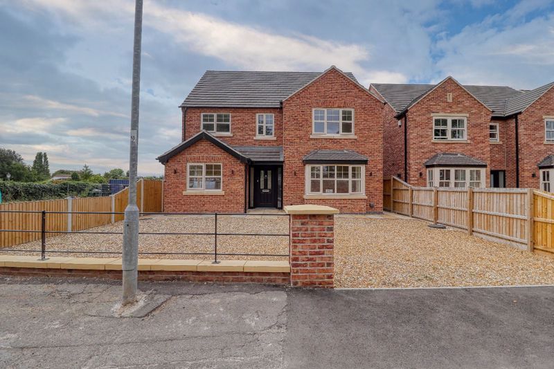 Property photo 2 of 19 Frontal