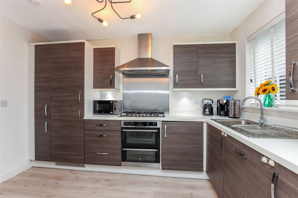 Property photo 2 of 21 Picture No. 09