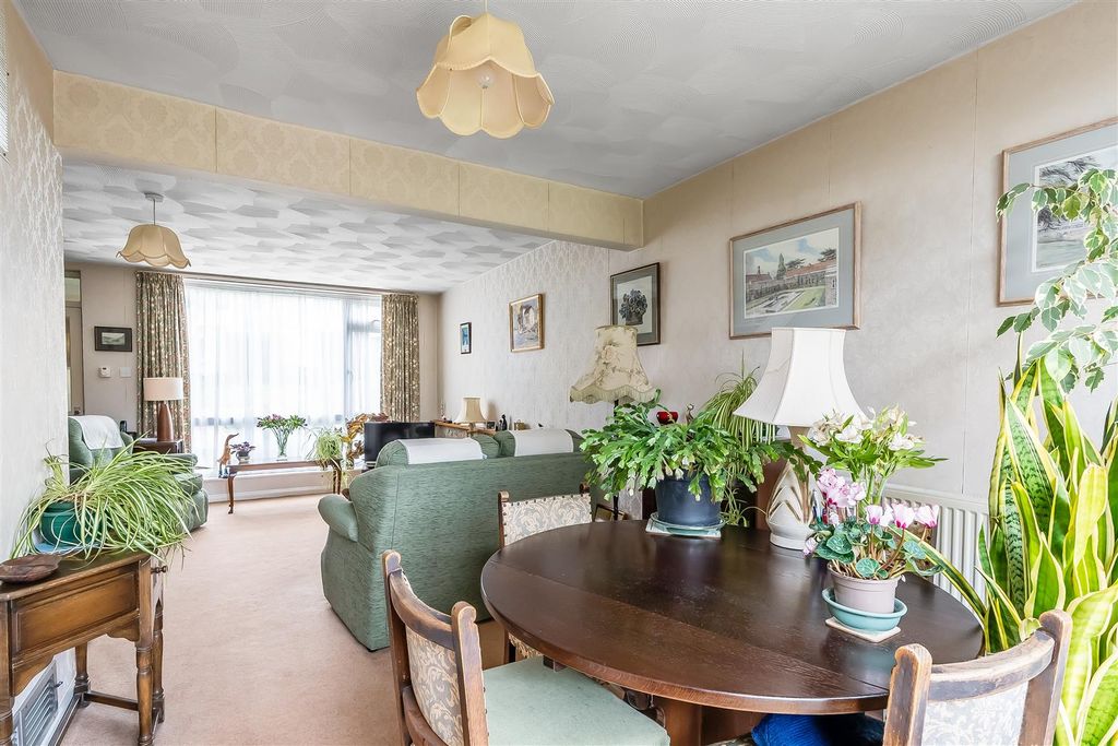 Property photo 2 of 22 9-Field-Court-15.Jpg