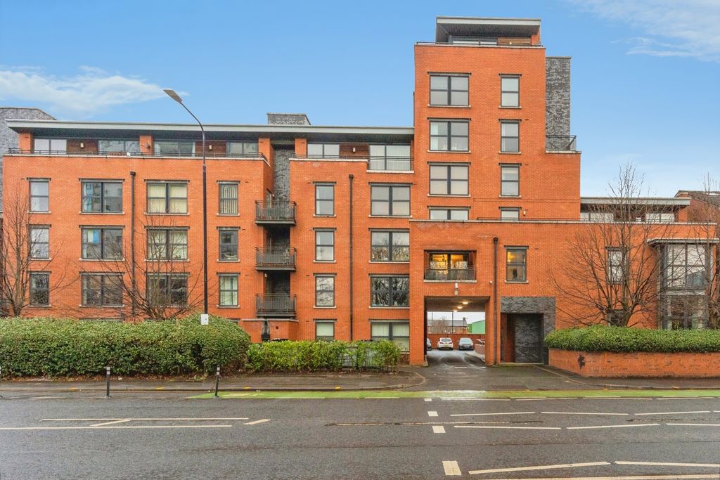 Property photo 1 of 18 Pbox-Img.Jpg