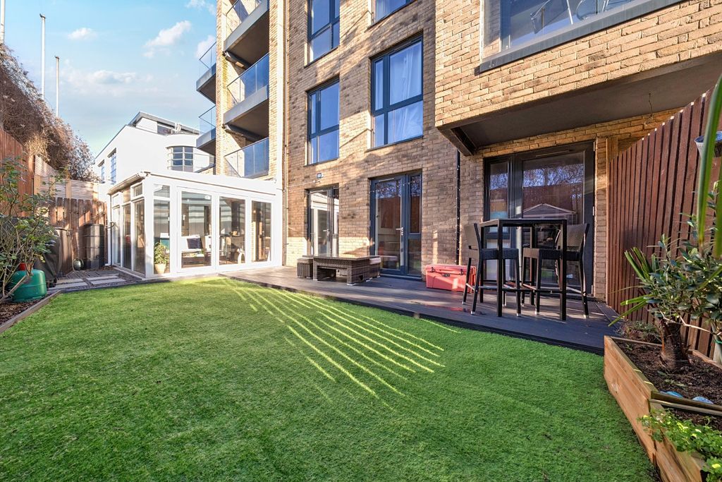 Property photo 1 of 21 Picture No. 14