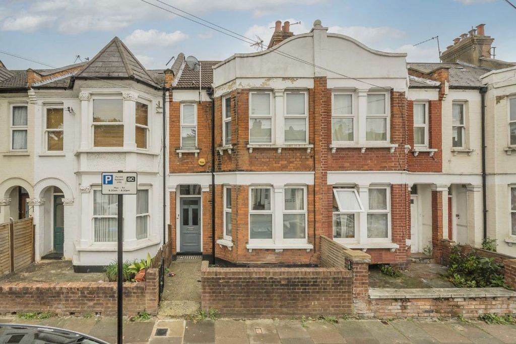 Property photo 1 of 8