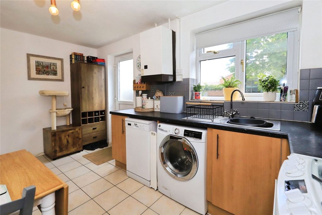 Property photo 3 of 9 Kitchen/Diner