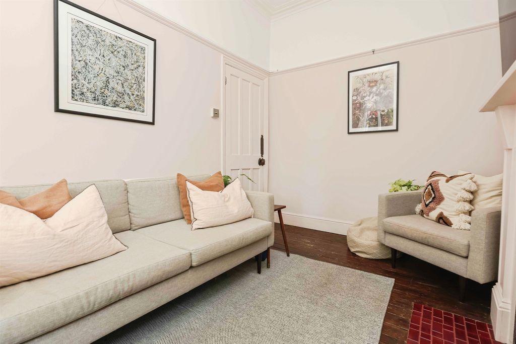 Property photo 3 of 17