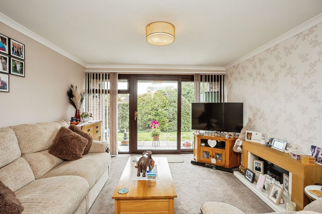 Property photo 3 of 12 Pbox-Img.Jpg