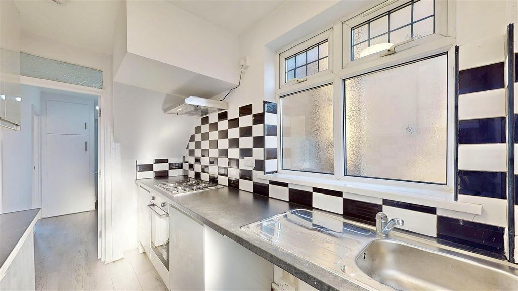 Property photo 3 of 16 Img_3702.Jpg