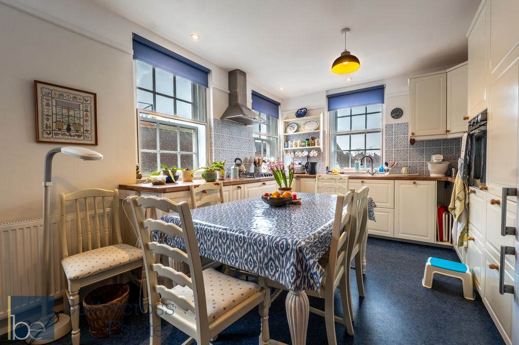 Property photo 2 of 20 Kitchen