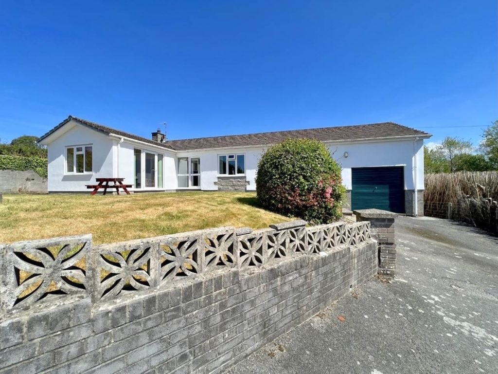 Property photo 1 of 17 Front3