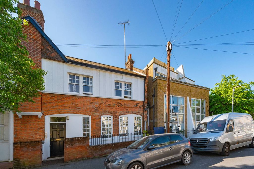 Property photo 2 of 6