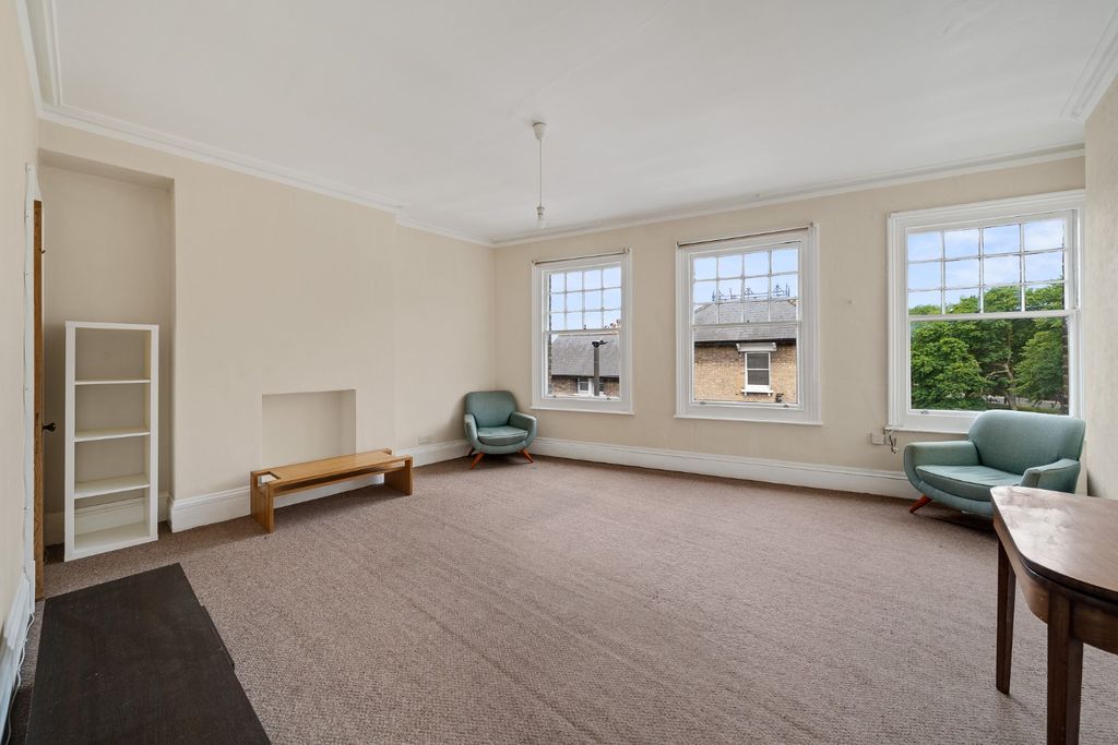 Property photo 2 of 17 5220902