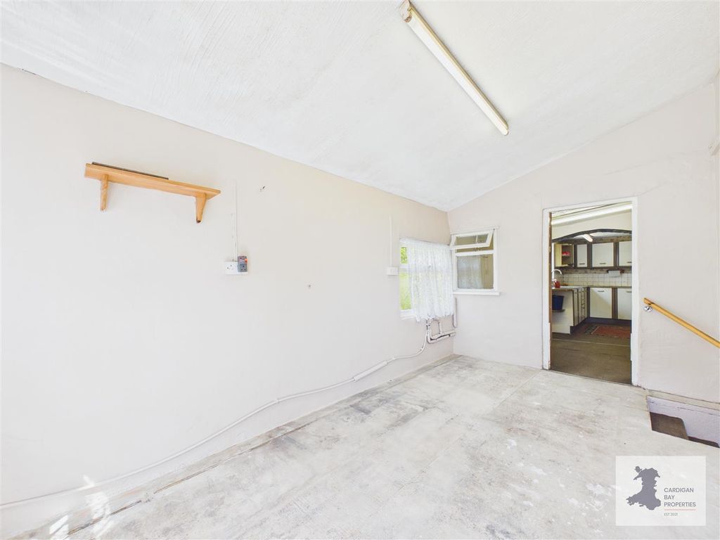 Property photo 3 of 39 Cam02276G0-Pr0262-Still001.Jpg
