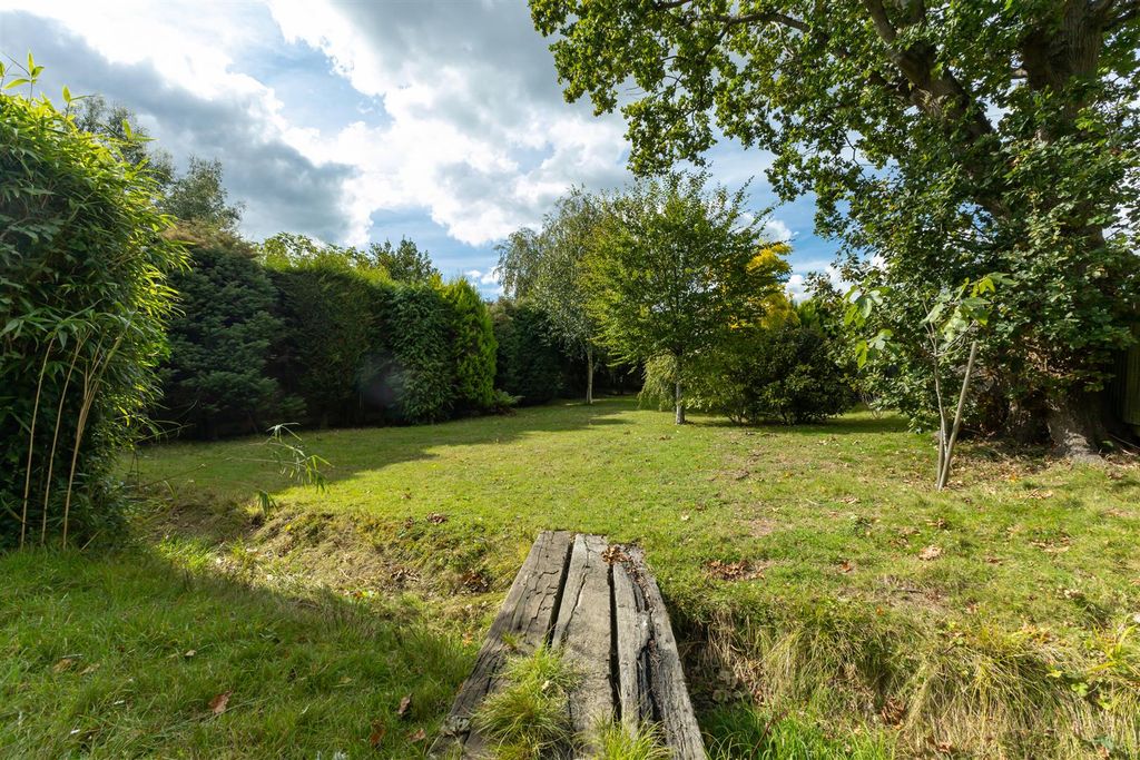 Property photo 2 of 18 Untitled-467.Jpg